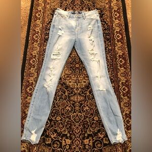 HOLLISTER - CURVY HIGH-RISE,SUPER SKINNY, DISTRESSED JEANS SIZE 5R